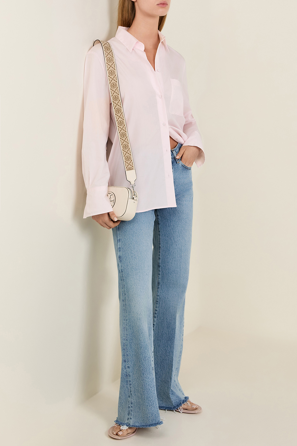 חולצת כפתורים